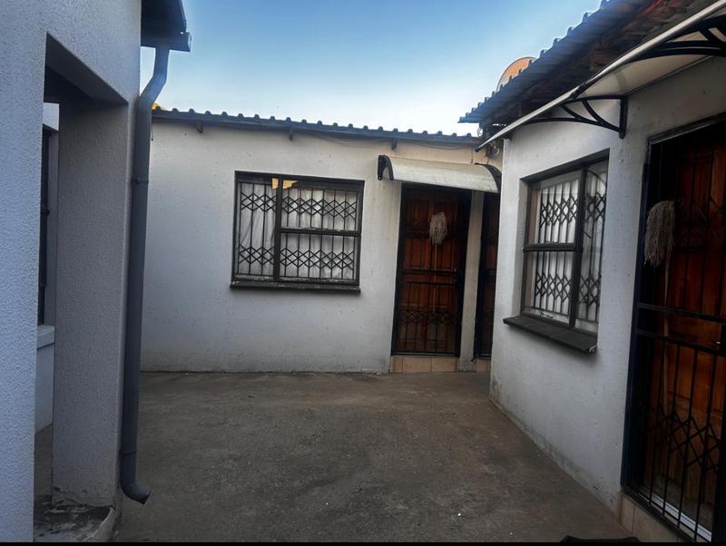 8 Bedroom Property for Sale in Birch Acres Gauteng