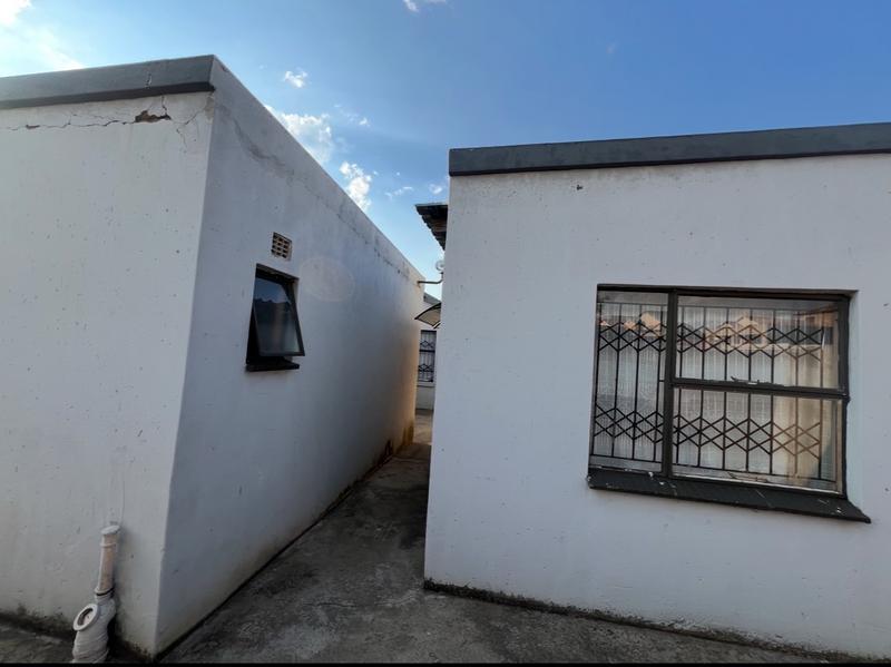 8 Bedroom Property for Sale in Birch Acres Gauteng