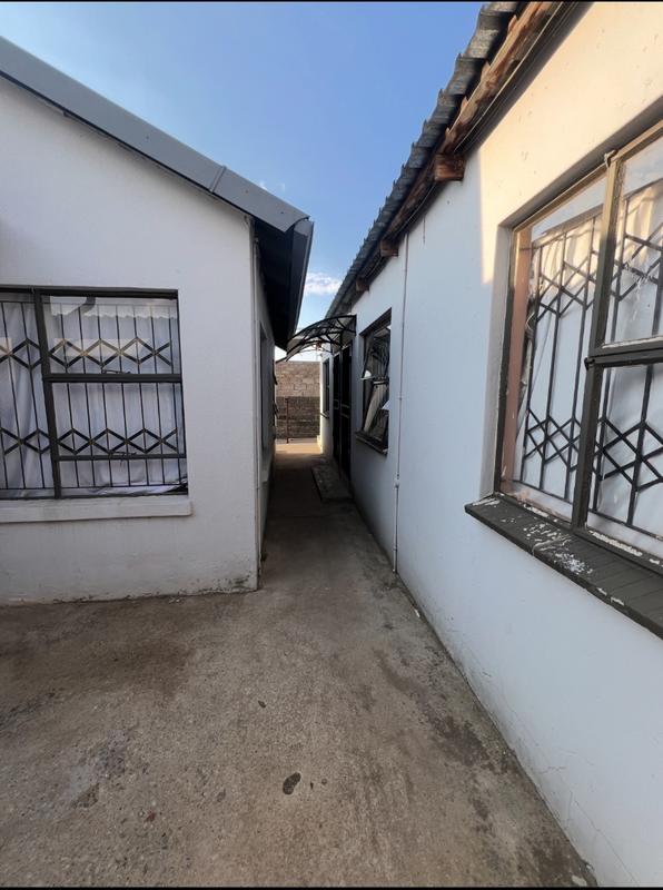 8 Bedroom Property for Sale in Birch Acres Gauteng