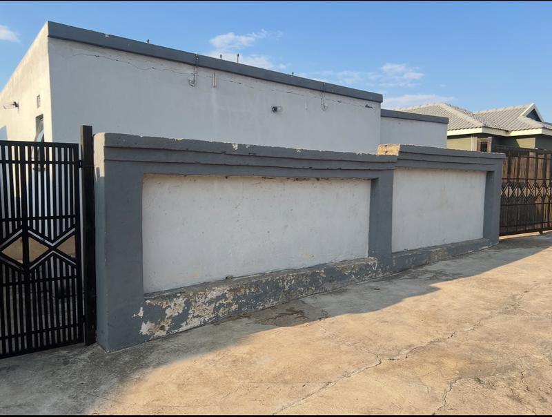 8 Bedroom Property for Sale in Birch Acres Gauteng