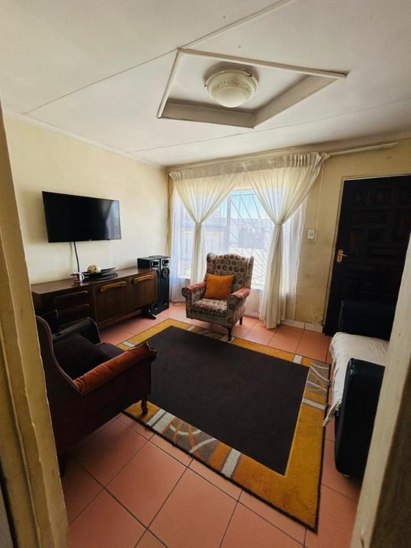 5 Bedroom Property for Sale in Tembisa Central Gauteng