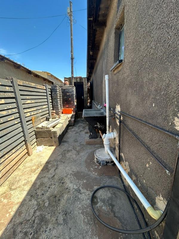 5 Bedroom Property for Sale in Tembisa Central Gauteng