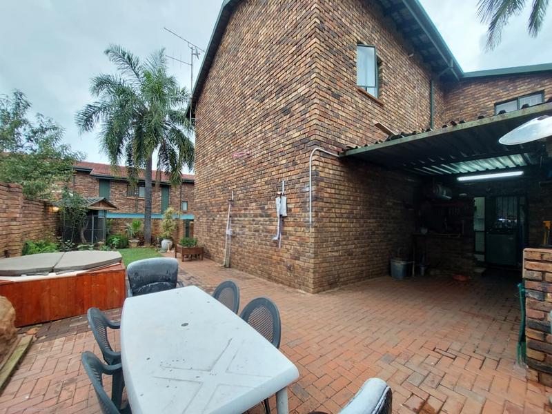 4 Bedroom Property for Sale in Magalieskruin Gauteng