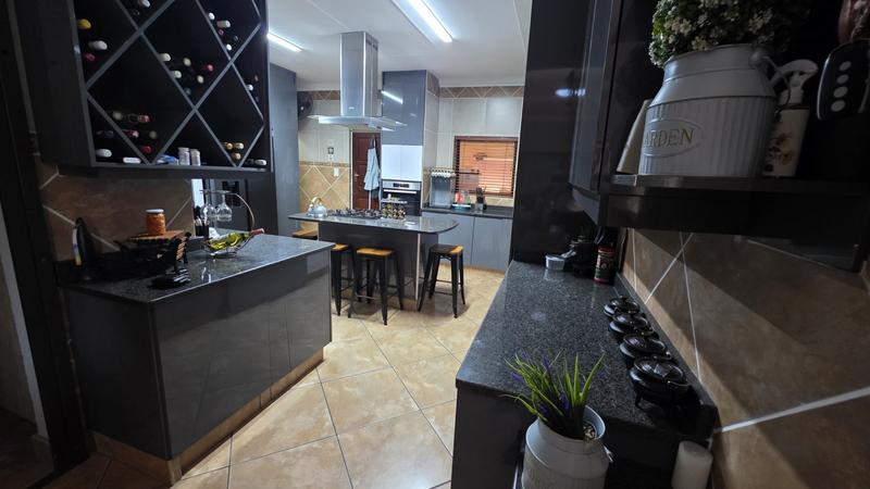 5 Bedroom Property for Sale in Montana Tuine Gauteng