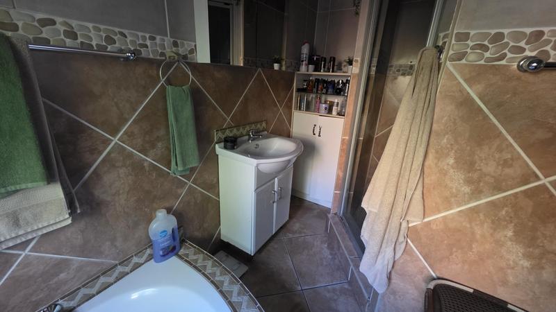 5 Bedroom Property for Sale in Montana Tuine Gauteng