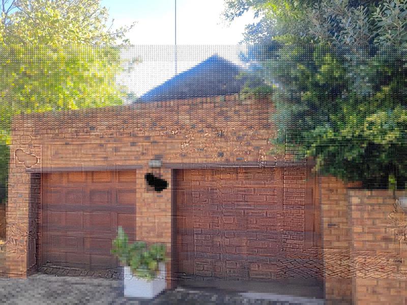 To Let 4 Bedroom Property for Rent in Faerie Glen Gauteng