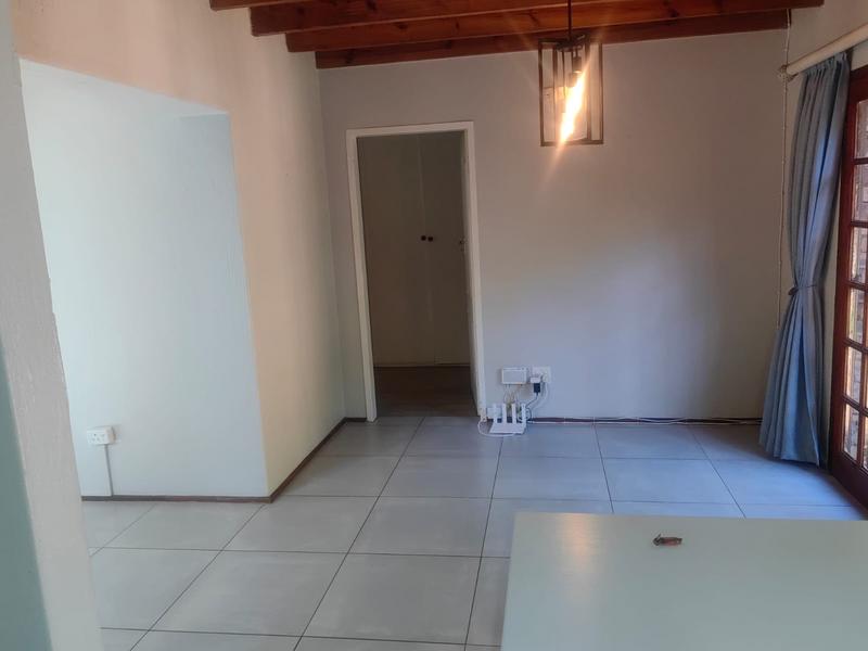 To Let 4 Bedroom Property for Rent in Faerie Glen Gauteng