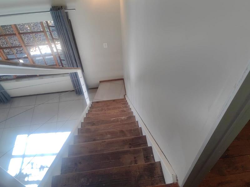To Let 4 Bedroom Property for Rent in Faerie Glen Gauteng