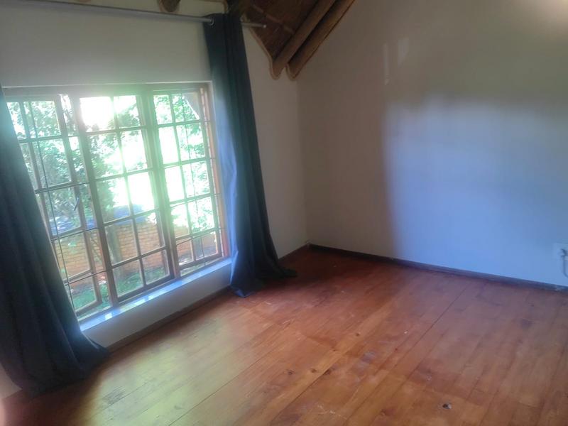 To Let 4 Bedroom Property for Rent in Faerie Glen Gauteng