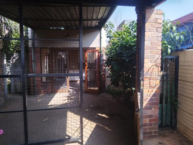 To Let 1 Bedroom Property for Rent in Discovery Gauteng