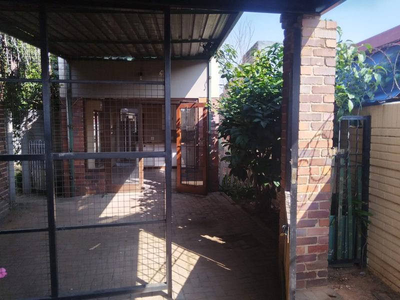 To Let 1 Bedroom Property for Rent in Discovery Gauteng