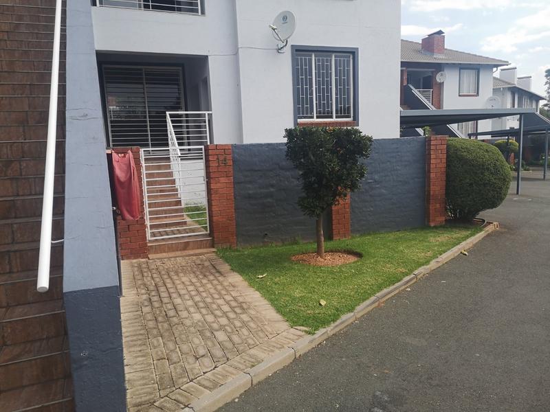 2 Bedroom Property for Sale in Florida Glen Gauteng