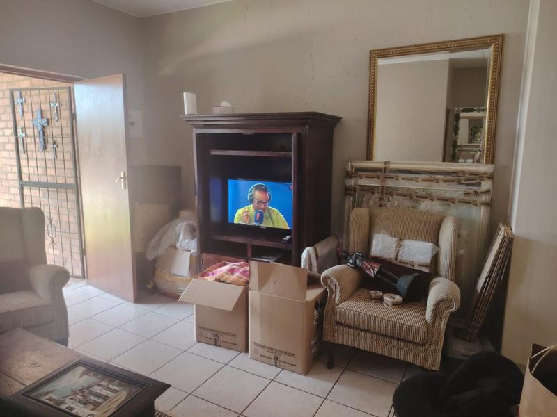 To Let 2 Bedroom Property for Rent in Ruimsig Gauteng