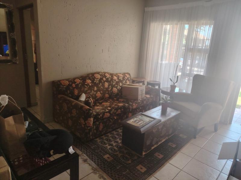 To Let 2 Bedroom Property for Rent in Ruimsig Gauteng