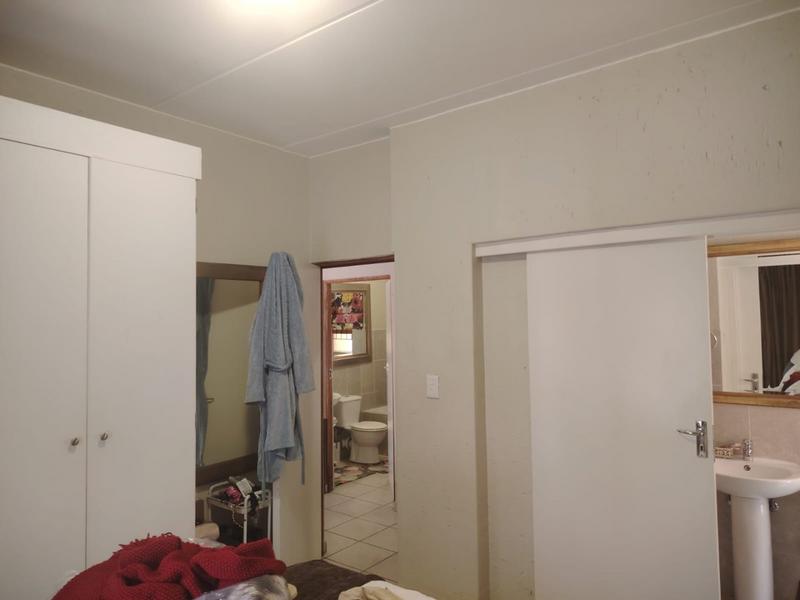 To Let 2 Bedroom Property for Rent in Ruimsig Gauteng