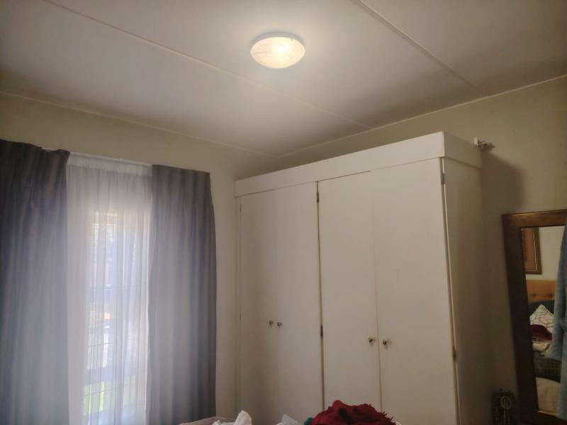 To Let 2 Bedroom Property for Rent in Ruimsig Gauteng