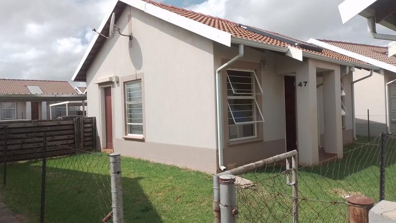 2 Bedroom Property for Sale in Aureus Gauteng