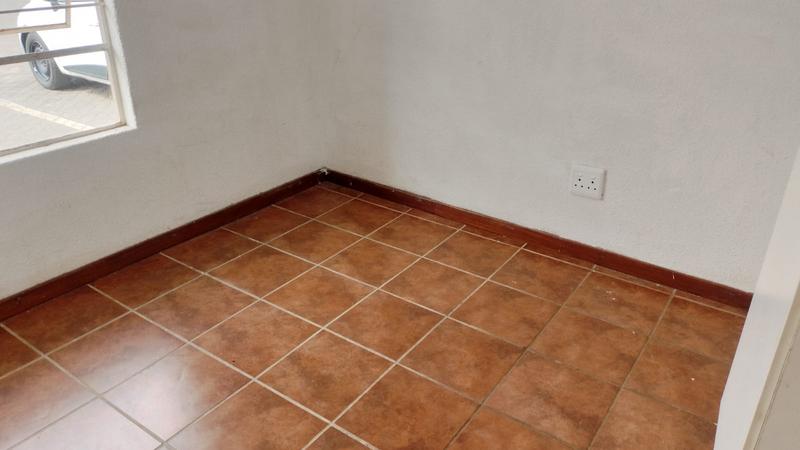 2 Bedroom Property for Sale in Aureus Gauteng