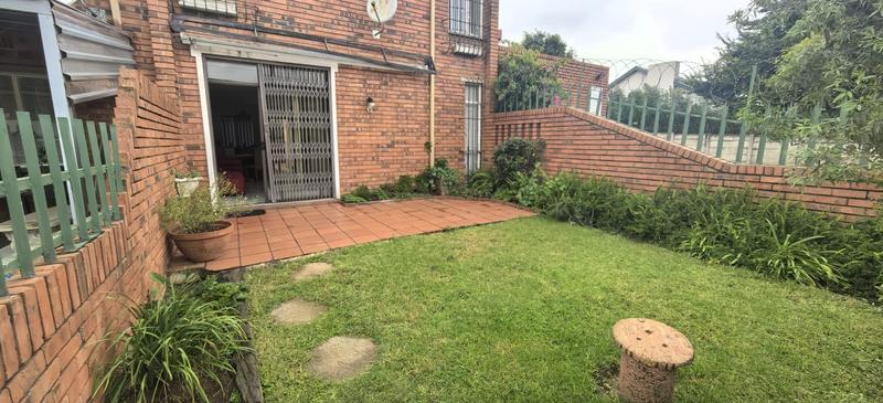 3 Bedroom Property for Sale in Florida Lake Gauteng