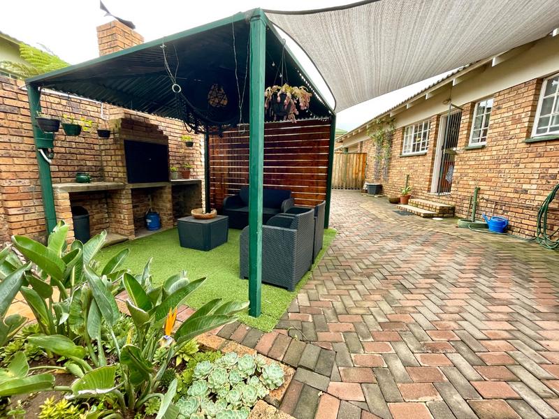 3 Bedroom Property for Sale in Kenmare Gauteng