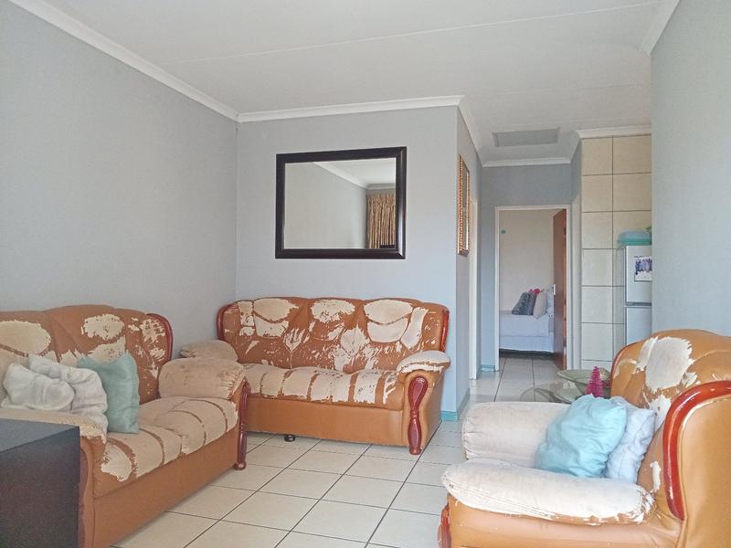 2 Bedroom Property for Sale in Mohlakeng Gauteng