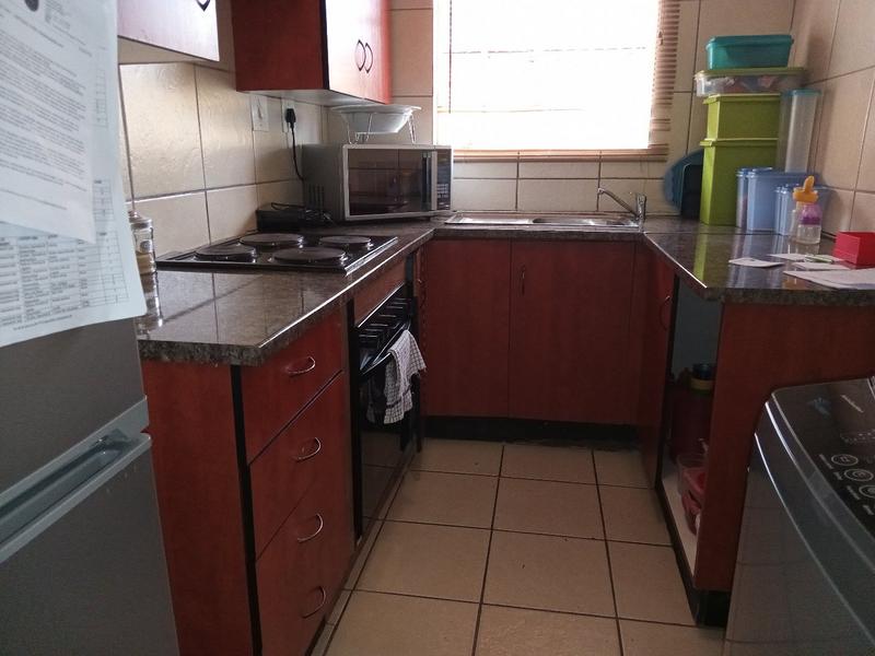 2 Bedroom Property for Sale in Mohlakeng Gauteng