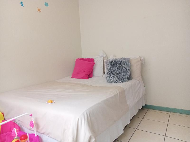 2 Bedroom Property for Sale in Mohlakeng Gauteng