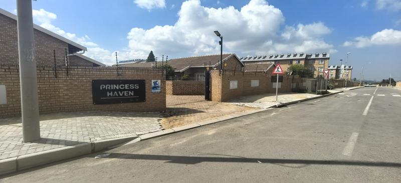 2 Bedroom Property for Sale in Princess A H Gauteng