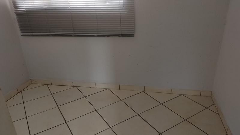 1 Bedroom Property for Sale in Randfontein Central Gauteng