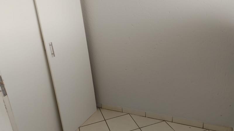 1 Bedroom Property for Sale in Randfontein Central Gauteng