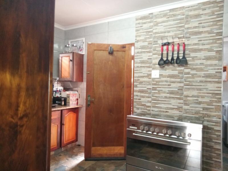 5 Bedroom Property for Sale in Randpoort Gauteng