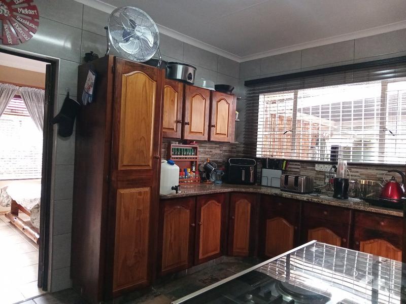5 Bedroom Property for Sale in Randpoort Gauteng