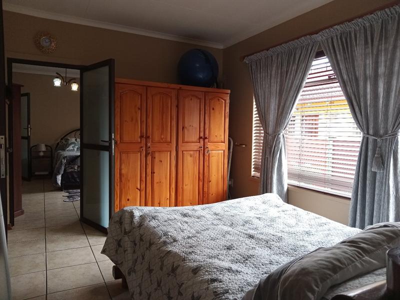 5 Bedroom Property for Sale in Randpoort Gauteng