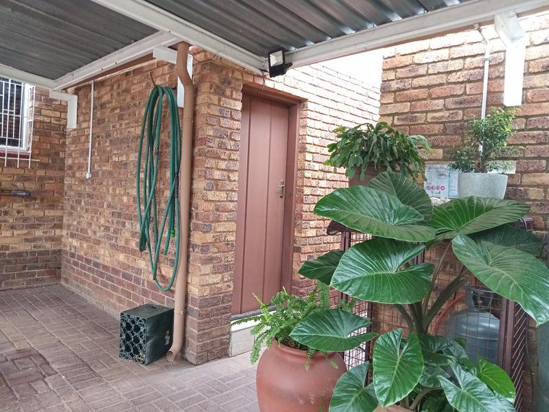 5 Bedroom Property for Sale in Randpoort Gauteng