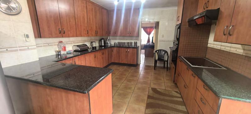 3 Bedroom Property for Sale in Roodepoort Central Gauteng