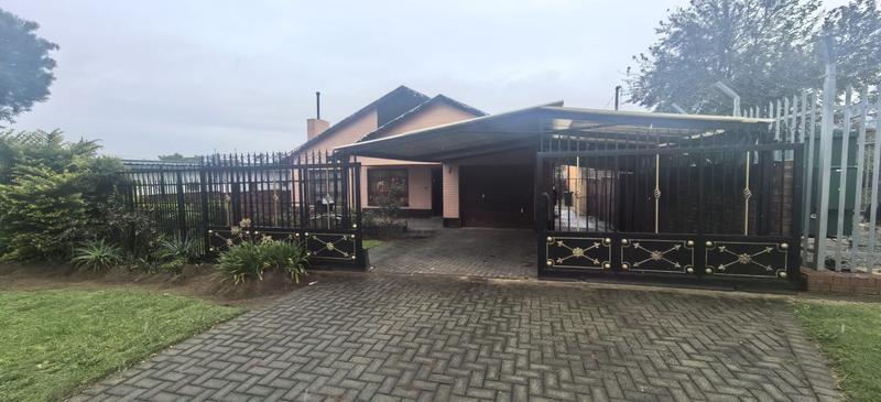 3 Bedroom Property for Sale in Roodepoort Central Gauteng