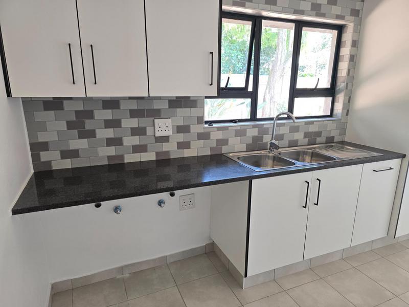 To Let 1 Bedroom Property for Rent in Eldoraigne Gauteng