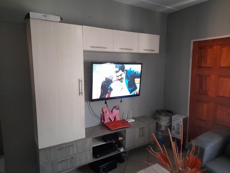 2 Bedroom Property for Sale in Lotus Gardens Gauteng
