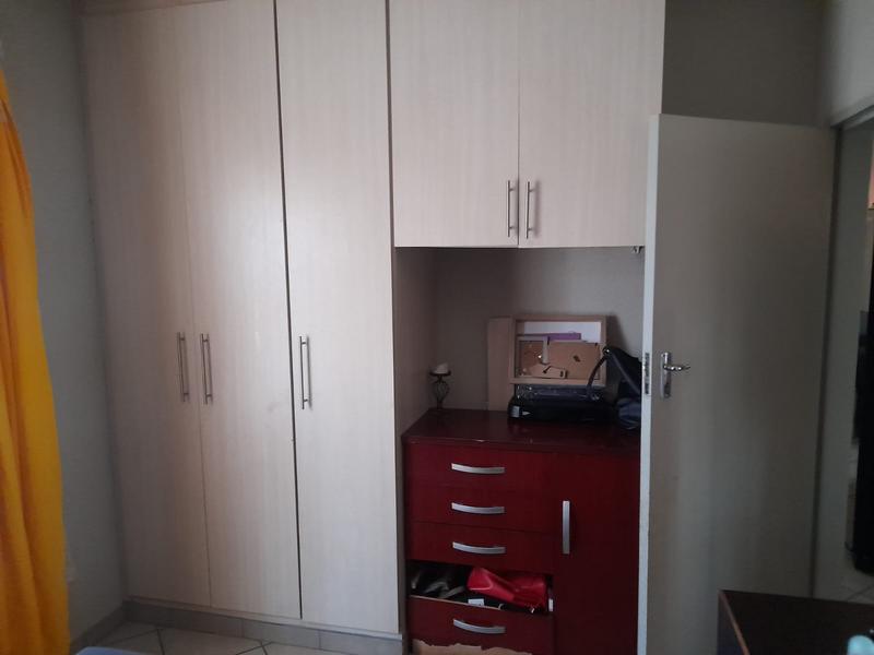 2 Bedroom Property for Sale in Lotus Gardens Gauteng