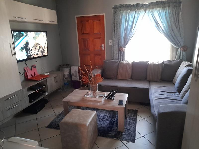 2 Bedroom Property for Sale in Lotus Gardens Gauteng