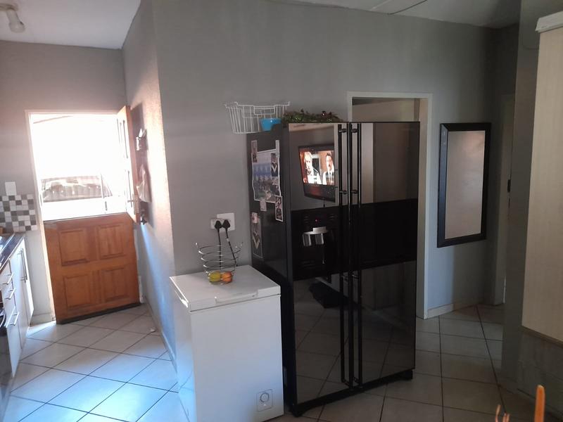 2 Bedroom Property for Sale in Lotus Gardens Gauteng
