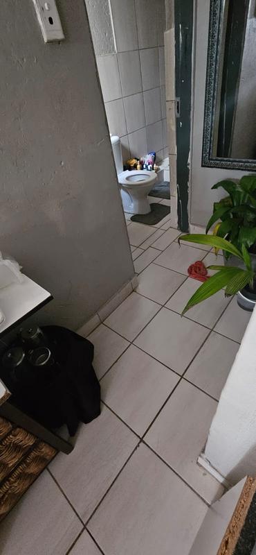 5 Bedroom Property for Sale in Lotus Gardens Gauteng