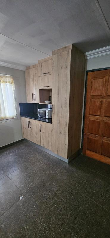 5 Bedroom Property for Sale in Lotus Gardens Gauteng