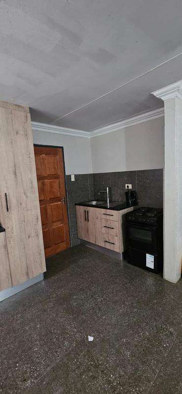 5 Bedroom Property for Sale in Lotus Gardens Gauteng