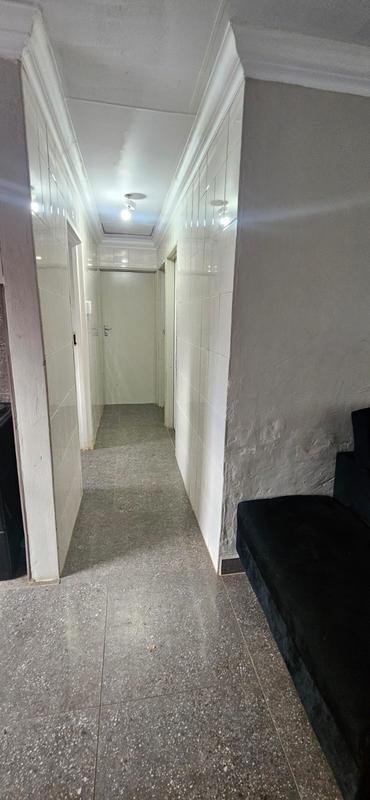 5 Bedroom Property for Sale in Lotus Gardens Gauteng