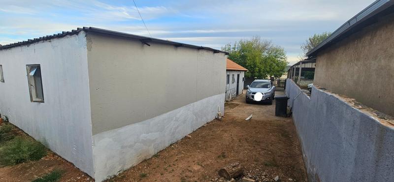 5 Bedroom Property for Sale in Lotus Gardens Gauteng