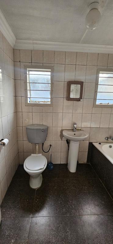 5 Bedroom Property for Sale in Lotus Gardens Gauteng