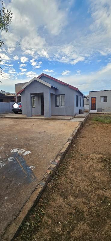 5 Bedroom Property for Sale in Lotus Gardens Gauteng
