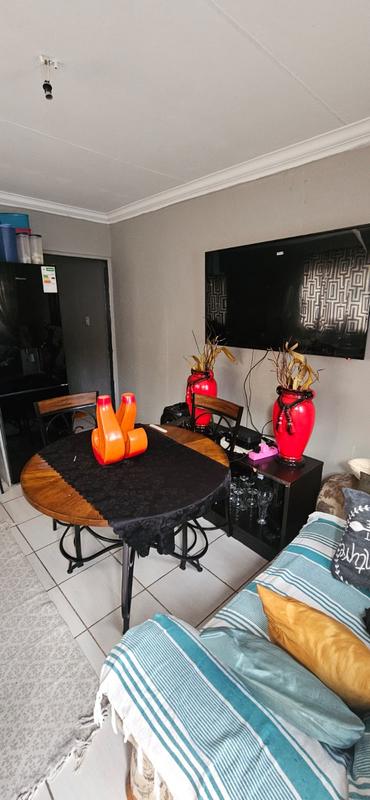 5 Bedroom Property for Sale in Lotus Gardens Gauteng