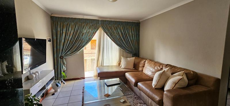 2 Bedroom Property for Sale in Lotus Gardens Gauteng